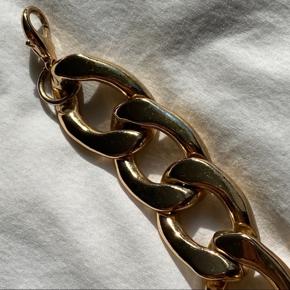 Guess Cuban Link Golden Chain Necklace - Picture 2 of 6